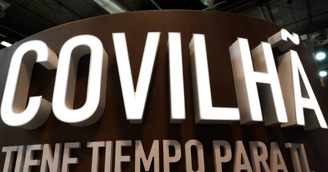 005_ MUNICÍPIO DA COVILHÃ NA FITUR COM STAND PRÓPRIO - ARQUIVO