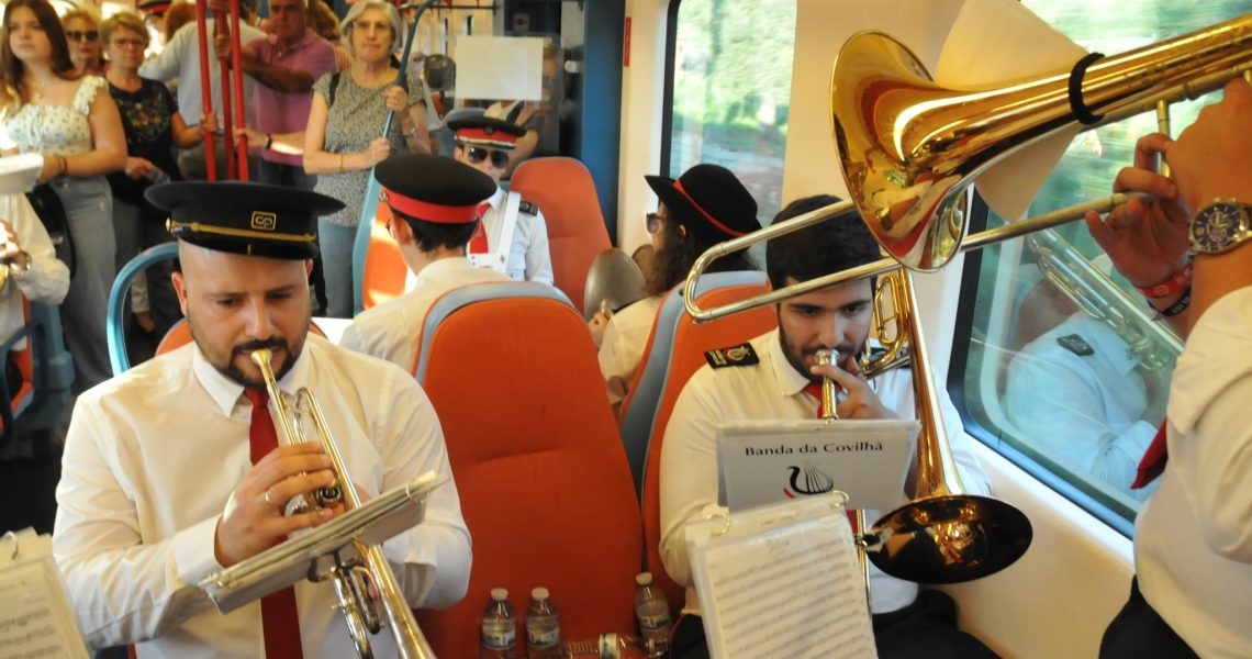 MÚSICA NO COMBOIO (Banda da Covilhã)