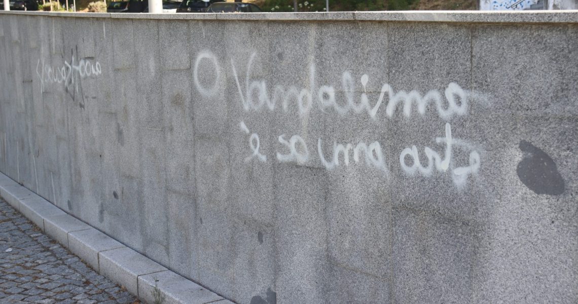 primeira grande (JA)